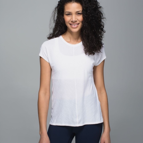 Lululemon Retreat Tee - Picture 1 of 3